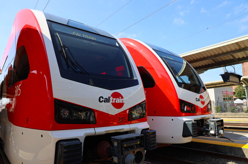CALTRAIN RUNS EIGHT TRAINS SIMULTANEOUSLY ON NEWLY COMPLETED CORRIDOR